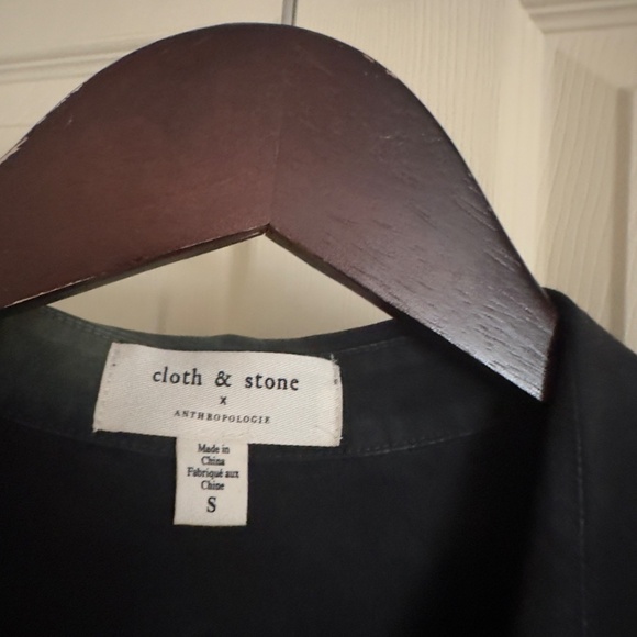 Button down - Picture 2 of 3